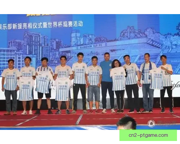 央视世界杯解说团集体亮相名嘴新生代同台点燃球迷观赛热情期待